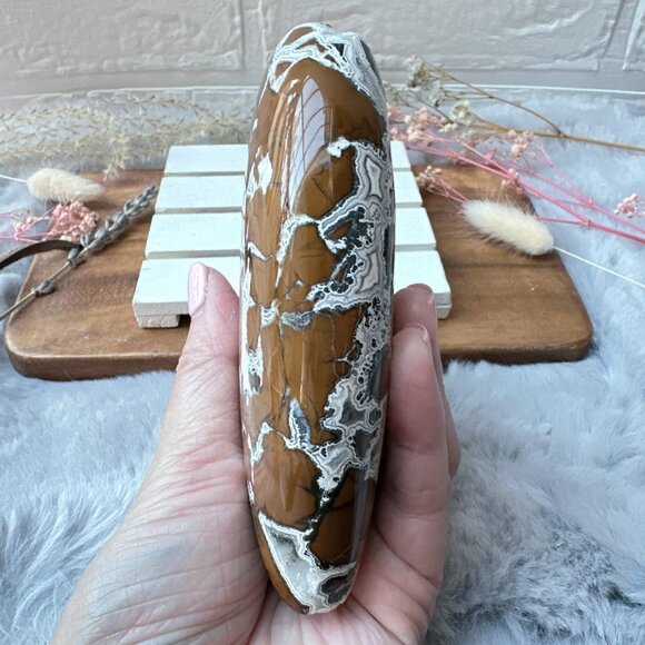 Beautiful Brecciated Jasper with Quartz and Druzy Heart - Picture 3 of 6